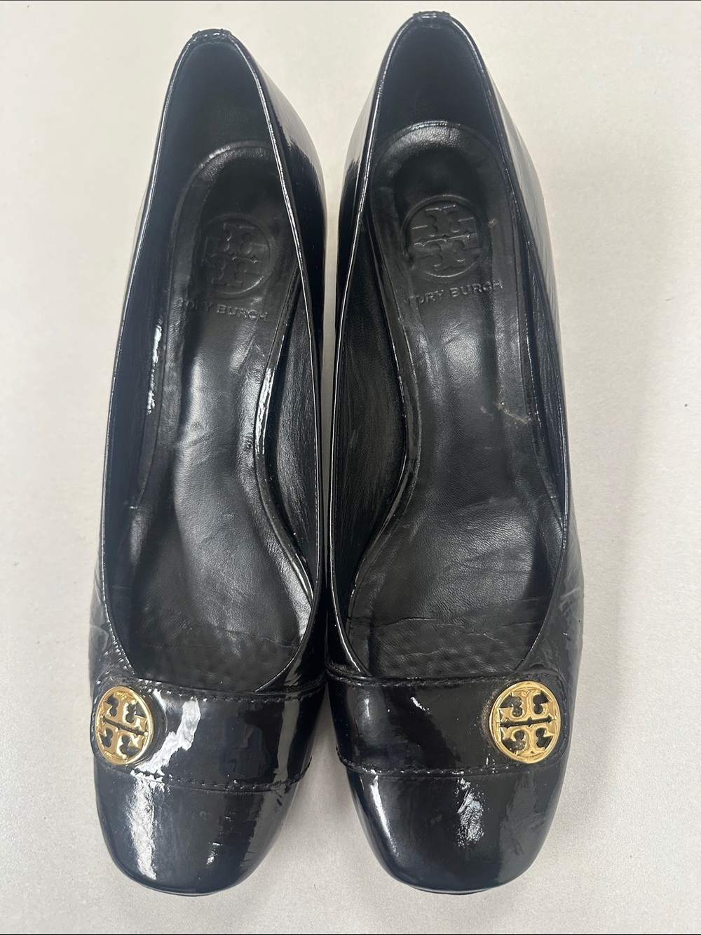 Tory Burch Leather Black Patent Leather Gold Trim Pumps Size 9M